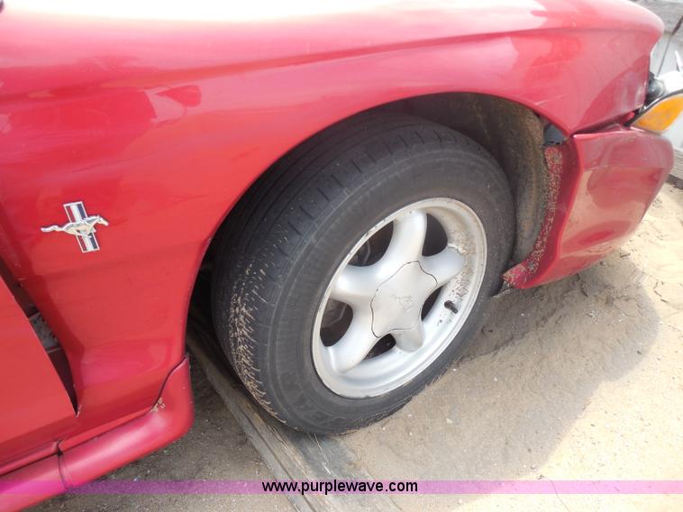 image for item H9968 1998 Ford Mustang convertible