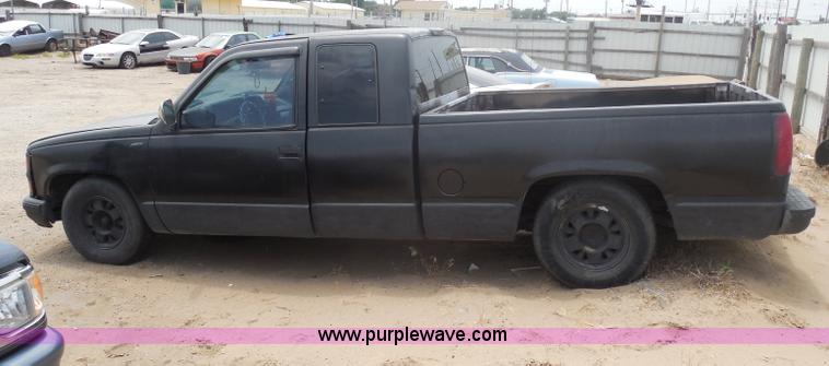 image for item H9969 1996 Chevrolet 1500 pickup truck
