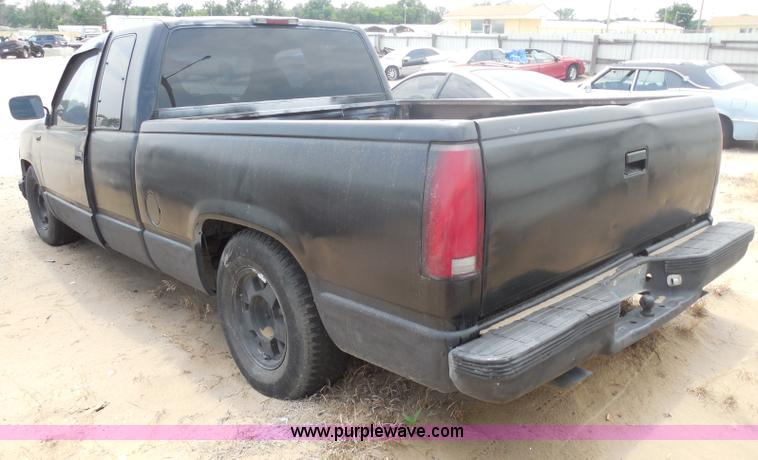 image for item H9969 1996 Chevrolet 1500 pickup truck