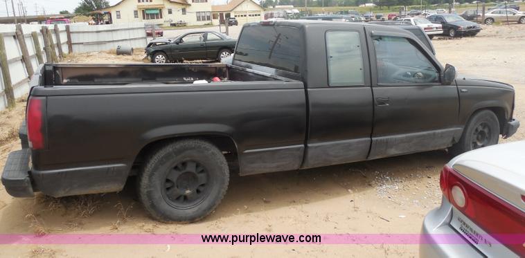 image for item H9969 1996 Chevrolet 1500 pickup truck