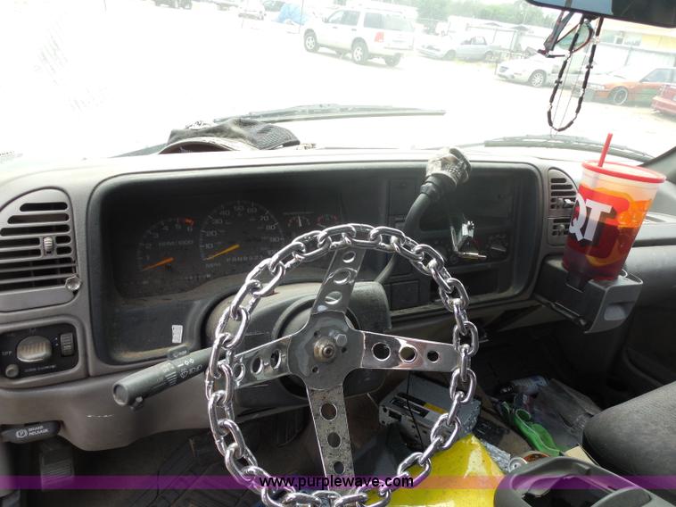 image for item H9969 1996 Chevrolet 1500 pickup truck