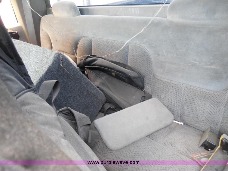 image for item H9969 1996 Chevrolet 1500 pickup truck