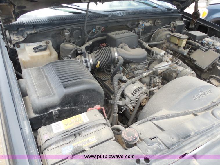 image for item H9969 1996 Chevrolet 1500 pickup truck