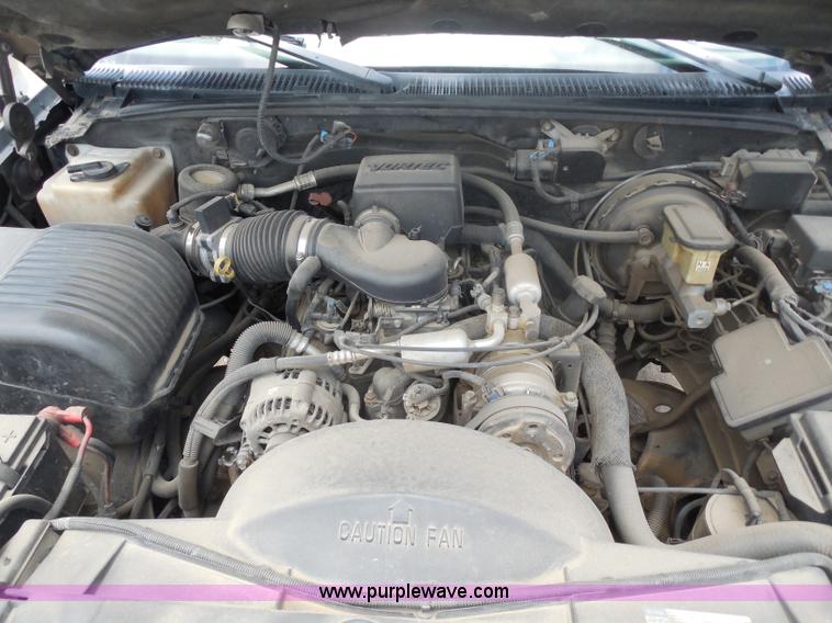 image for item H9969 1996 Chevrolet 1500 pickup truck