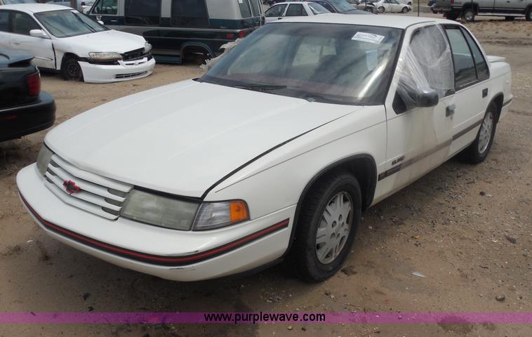 image for item H9970 1992 Chevrolet Lumina Euro