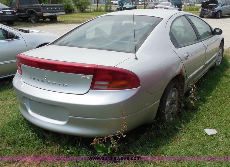 image for item H9972 2002 Dodge Intrepid SE