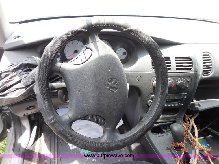 image for item H9972 2002 Dodge Intrepid SE