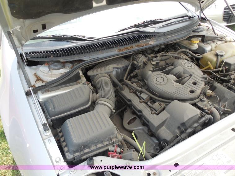 image for item H9972 2002 Dodge Intrepid SE