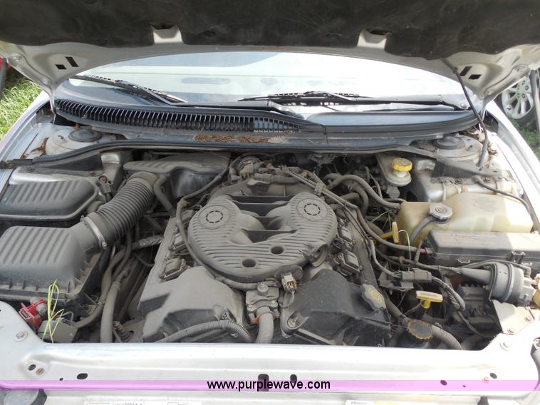 image for item H9972 2002 Dodge Intrepid SE
