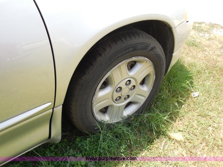 image for item H9972 2002 Dodge Intrepid SE