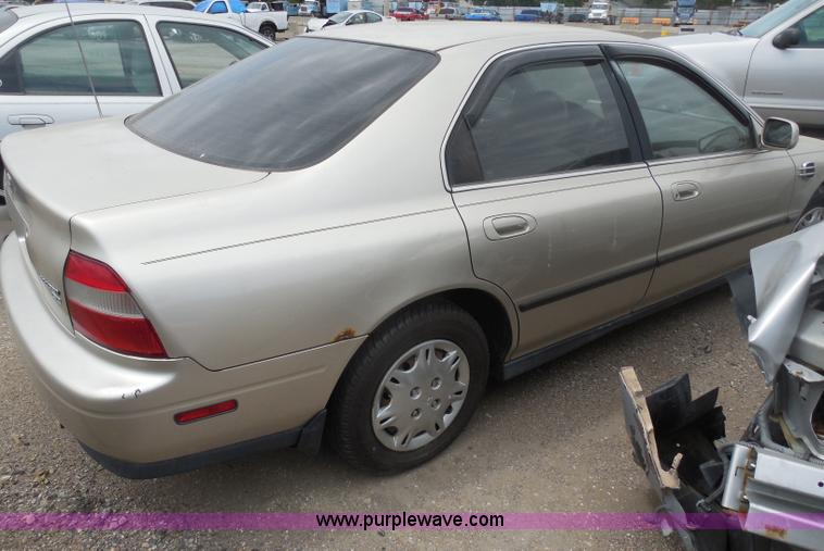 image for item H9974 1995 Honda Accord LX