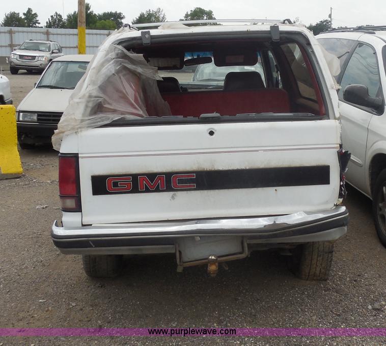 image for item H9975 1988 GMC S15 Jimmy SUV