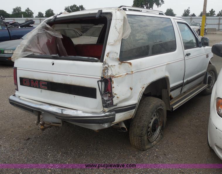 image for item H9975 1988 GMC S15 Jimmy SUV