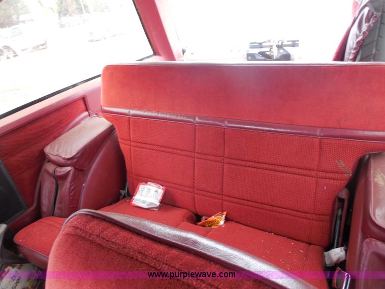 image for item H9975 1988 GMC S15 Jimmy SUV