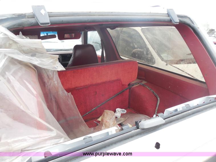 image for item H9975 1988 GMC S15 Jimmy SUV