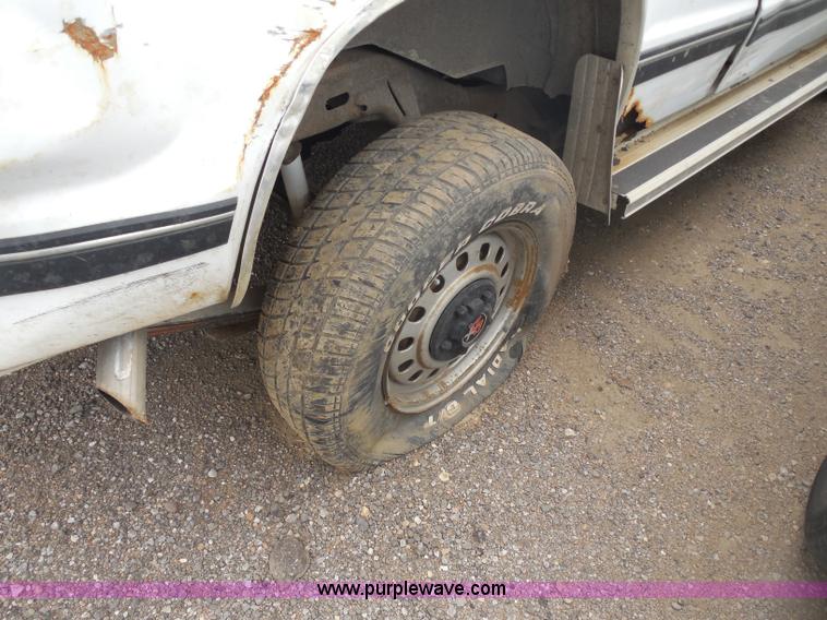 image for item H9975 1988 GMC S15 Jimmy SUV