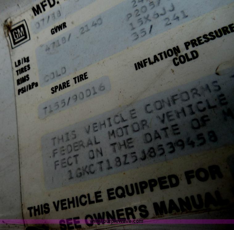 image for item H9975 1988 GMC S15 Jimmy SUV