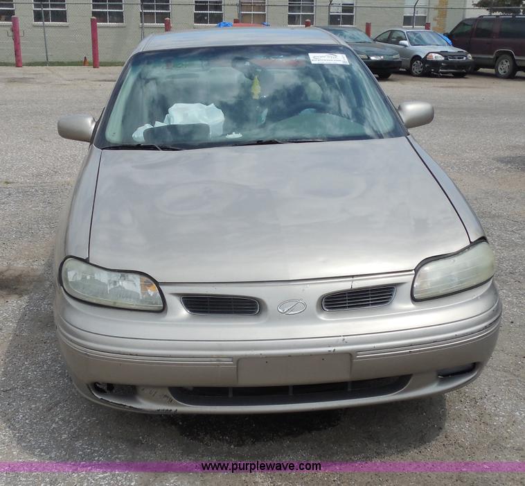 image for item H9976 1999 Oldsmobile Cutlass GLS