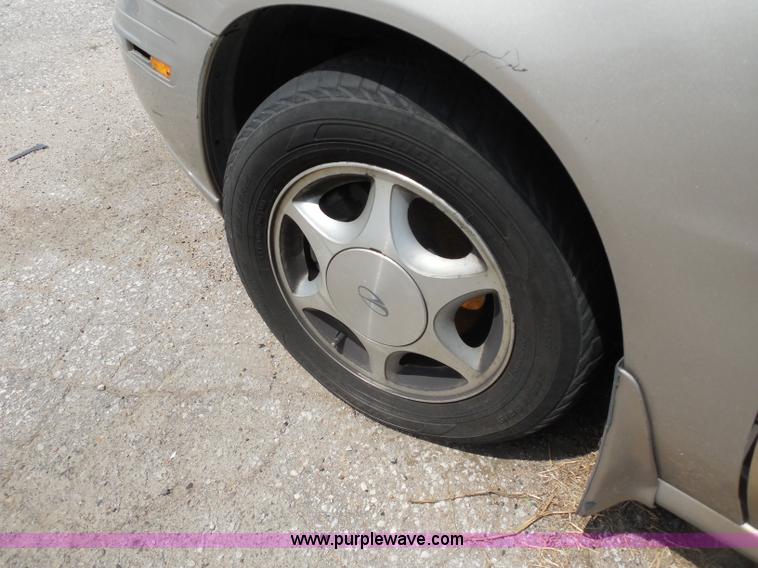 image for item H9976 1999 Oldsmobile Cutlass GLS