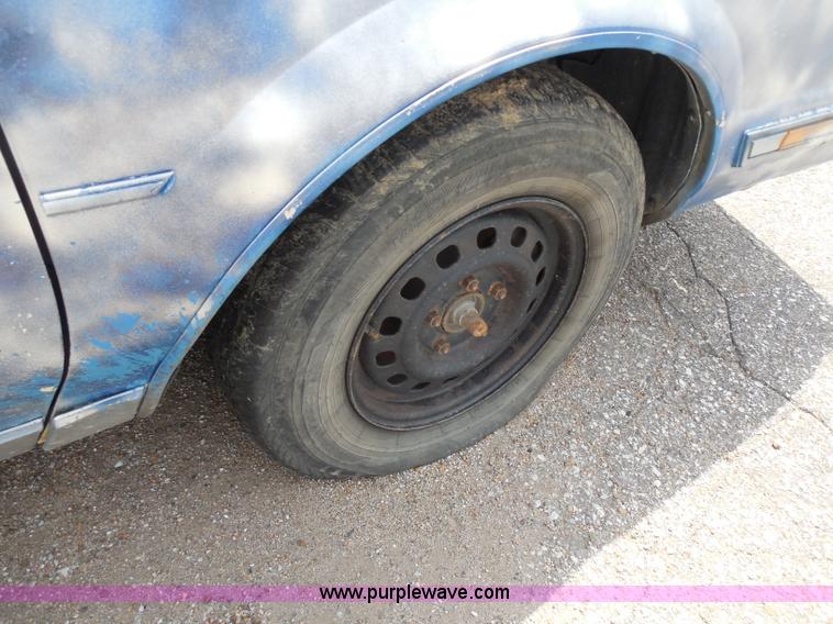 image for item H9978 1986 Buick Century Limited