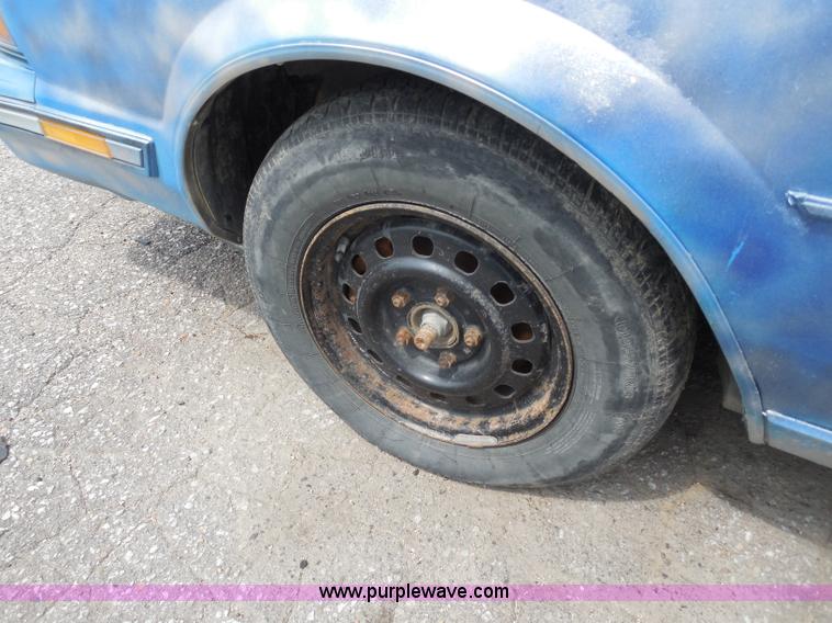 image for item H9978 1986 Buick Century Limited