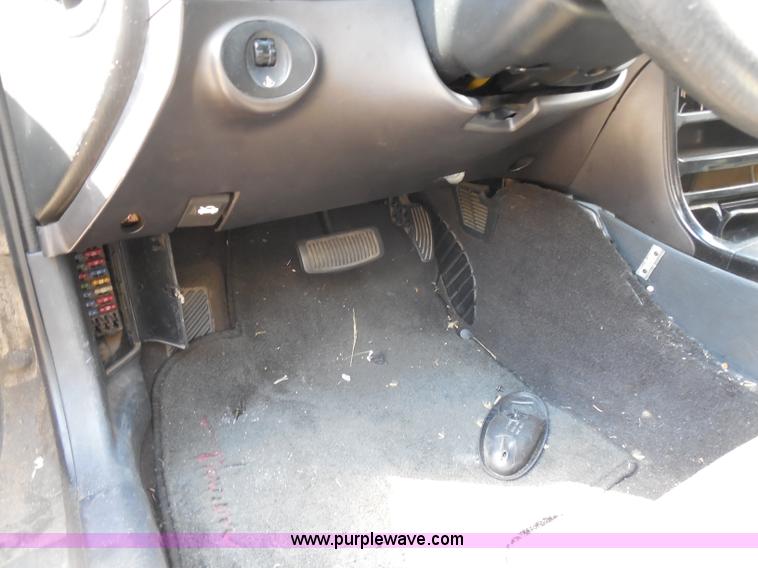 image for item H9980 2001 Hyundai Tiburon