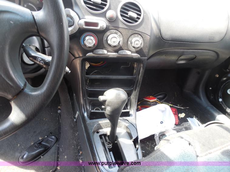 image for item H9980 2001 Hyundai Tiburon