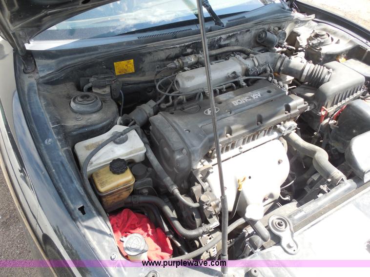 image for item H9980 2001 Hyundai Tiburon