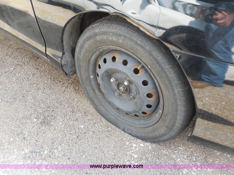 image for item H9980 2001 Hyundai Tiburon