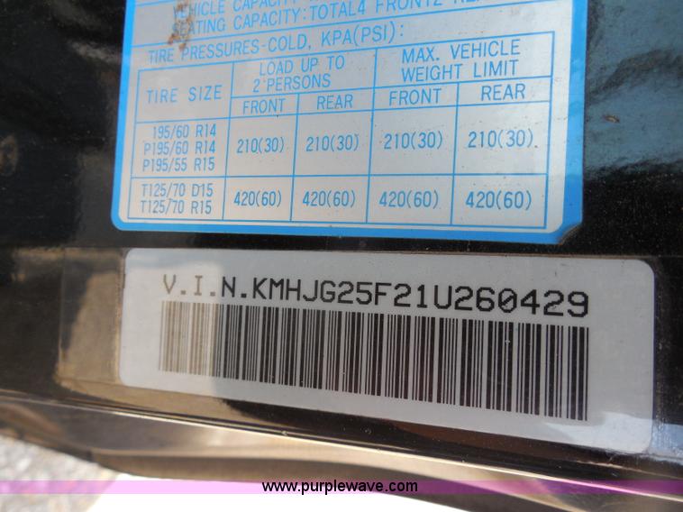 image for item H9980 2001 Hyundai Tiburon