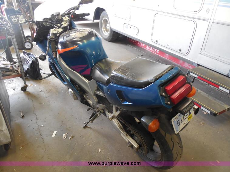 image for item H9982 1995 Yamaha YZF-600R motorcycle