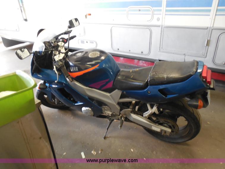 image for item H9982 1995 Yamaha YZF-600R motorcycle