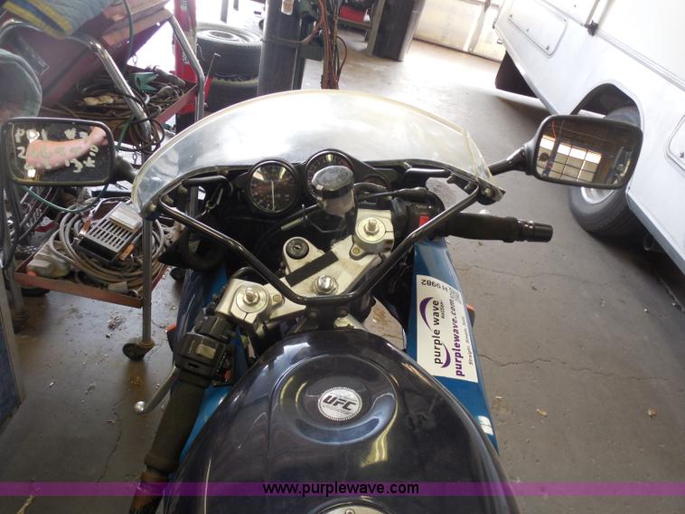 image for item H9982 1995 Yamaha YZF-600R motorcycle