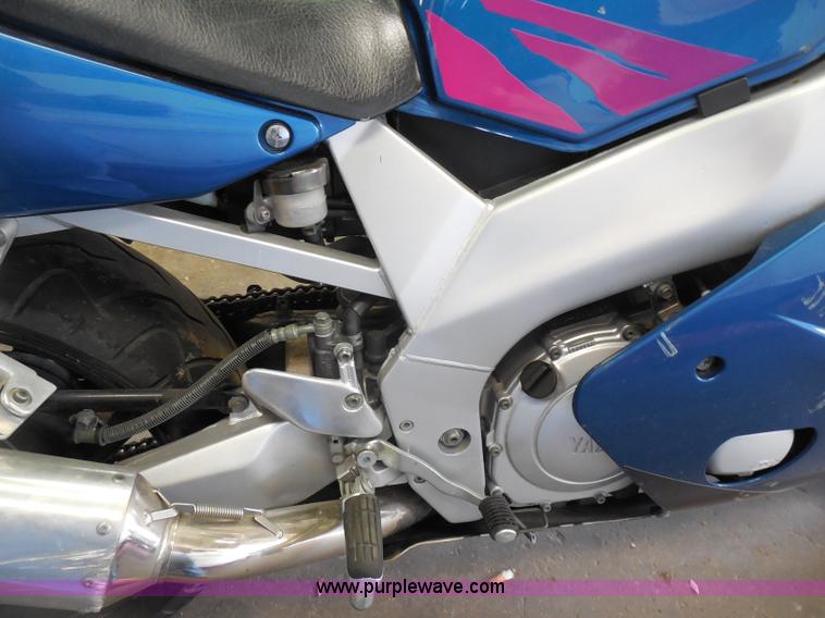 image for item H9982 1995 Yamaha YZF-600R motorcycle