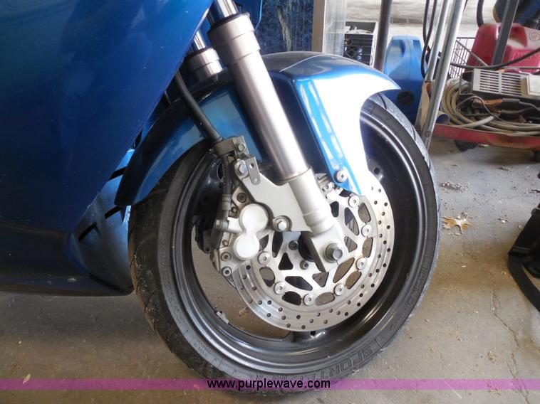 image for item H9982 1995 Yamaha YZF-600R motorcycle