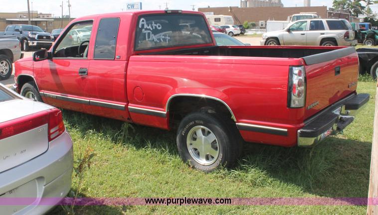 image for item I7954 1996 GMC Sierra 1500 Club Coupe pickup truck