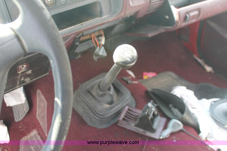 image for item I7954 1996 GMC Sierra 1500 Club Coupe pickup truck