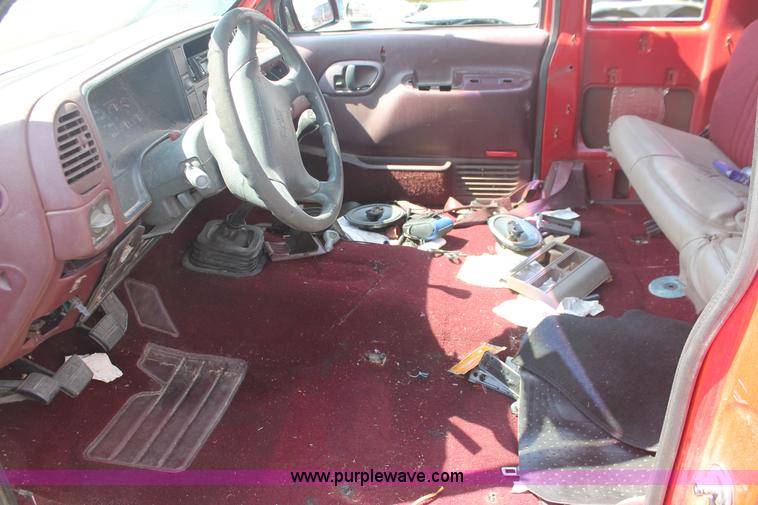 image for item I7954 1996 GMC Sierra 1500 Club Coupe pickup truck