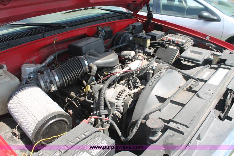 image for item I7954 1996 GMC Sierra 1500 Club Coupe pickup truck