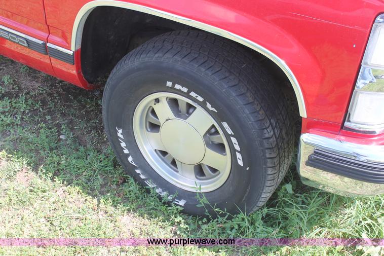 image for item I7954 1996 GMC Sierra 1500 Club Coupe pickup truck