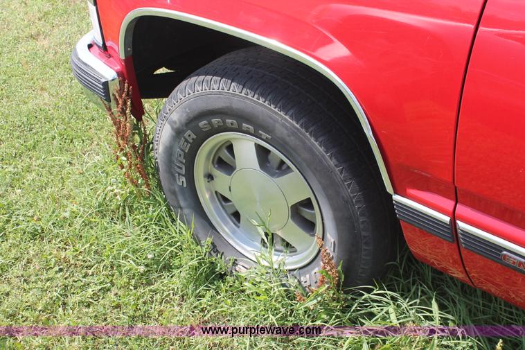 image for item I7954 1996 GMC Sierra 1500 Club Coupe pickup truck