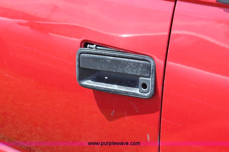 image for item I7954 1996 GMC Sierra 1500 Club Coupe pickup truck