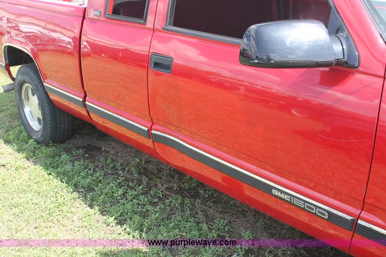 image for item I7954 1996 GMC Sierra 1500 Club Coupe pickup truck