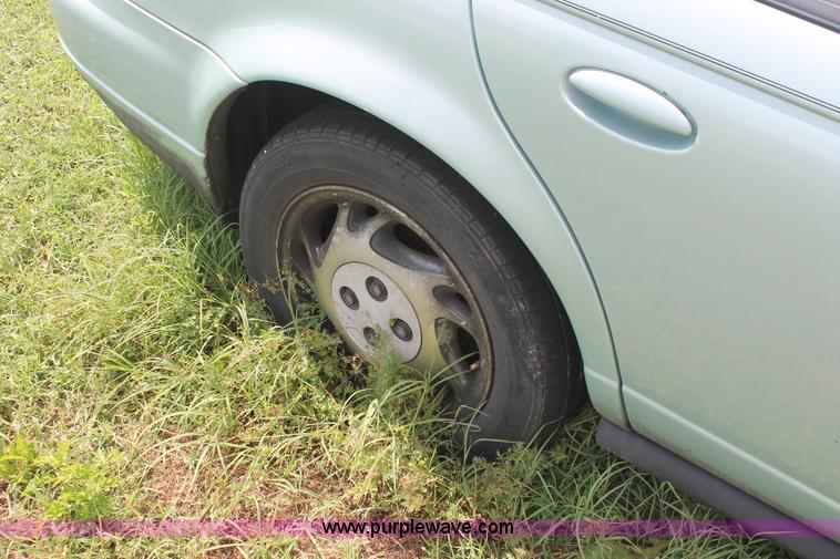 image for item I7955 1996 Saturn SL SL2