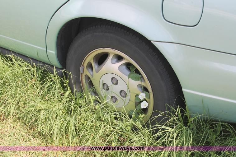 image for item I7955 1996 Saturn SL SL2