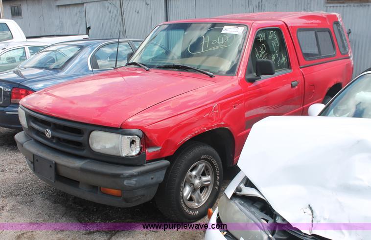 image for item I7956 1995 Mazda B2300 pickup truck