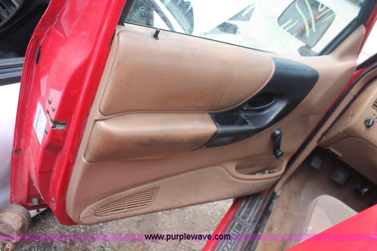 image for item I7956 1995 Mazda B2300 pickup truck