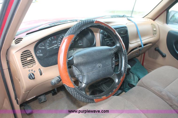 image for item I7956 1995 Mazda B2300 pickup truck