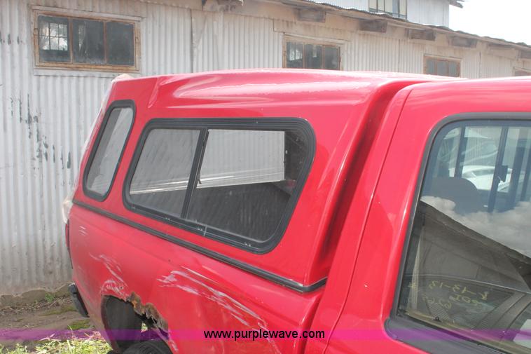 image for item I7956 1995 Mazda B2300 pickup truck