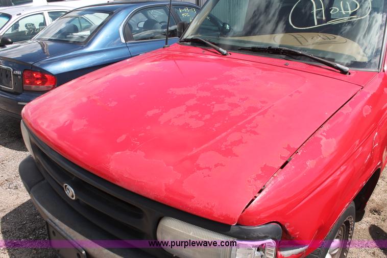 image for item I7956 1995 Mazda B2300 pickup truck